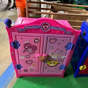 Pink toy Build a Bear wardrobe/toy closet